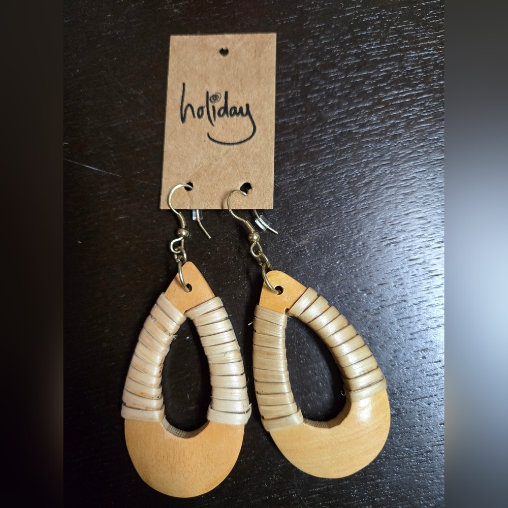 New - Holiday Nala Earrings Natural